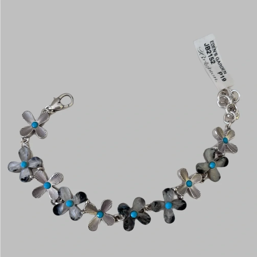 Brighton Flower Necklace Eden’s Garden JB2152 Very Rare NWT. Brighton Pouch Also